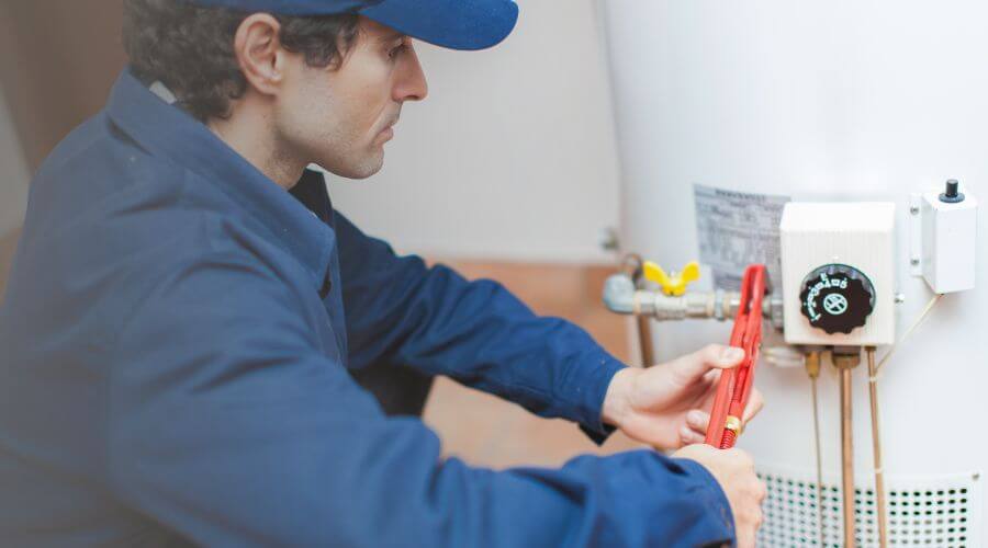 Professional same day plumber in Fowlerton, TX